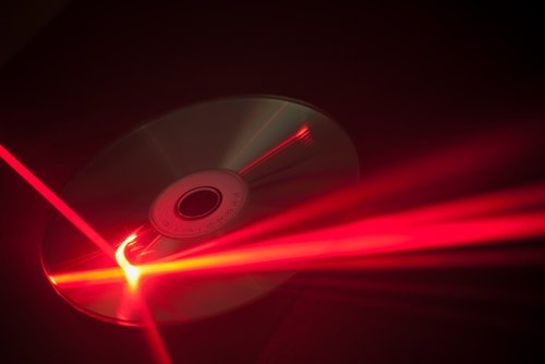 triangulation-uses-a-laser-beam-to-measure-an-object_1445_628321_0_14101380_500-1.jpg
